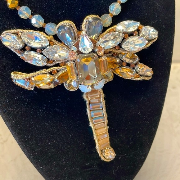 Dragonfly Crystal beaded necklace - Picture 3 of 9